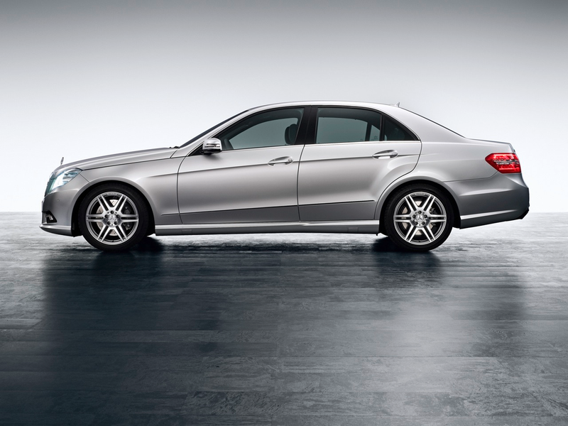 Illustration for article titled 2010 Mercedes E-Class: Mega Gallery